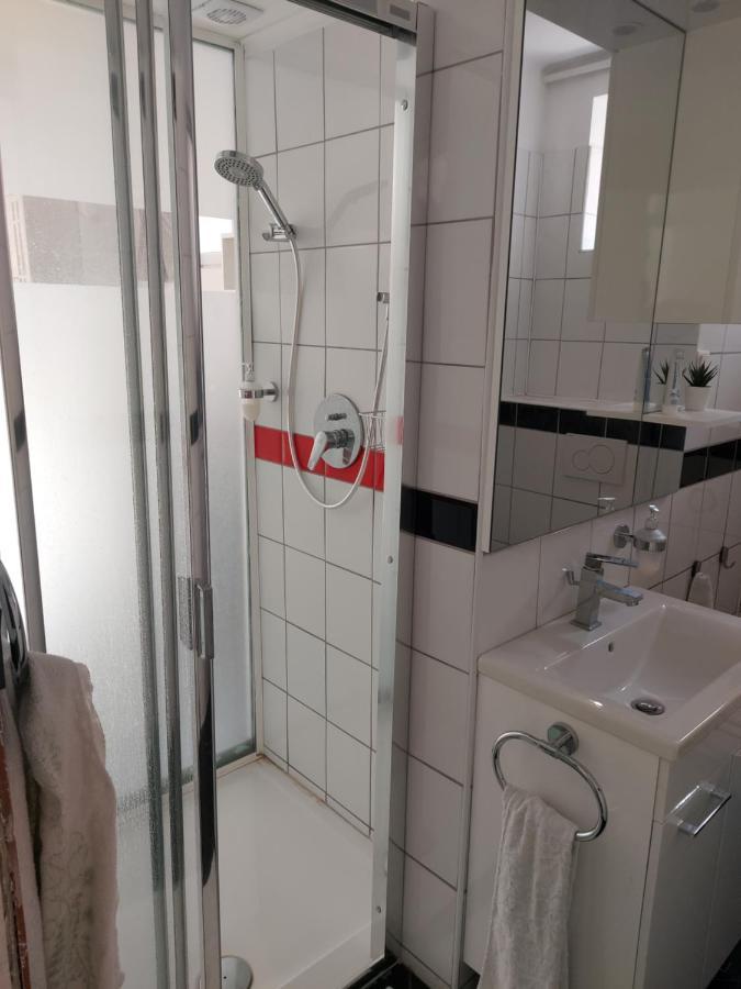 2+2Szemelyes Apartman Kerttel Apartment Szekesfehervar Ngoại thất bức ảnh