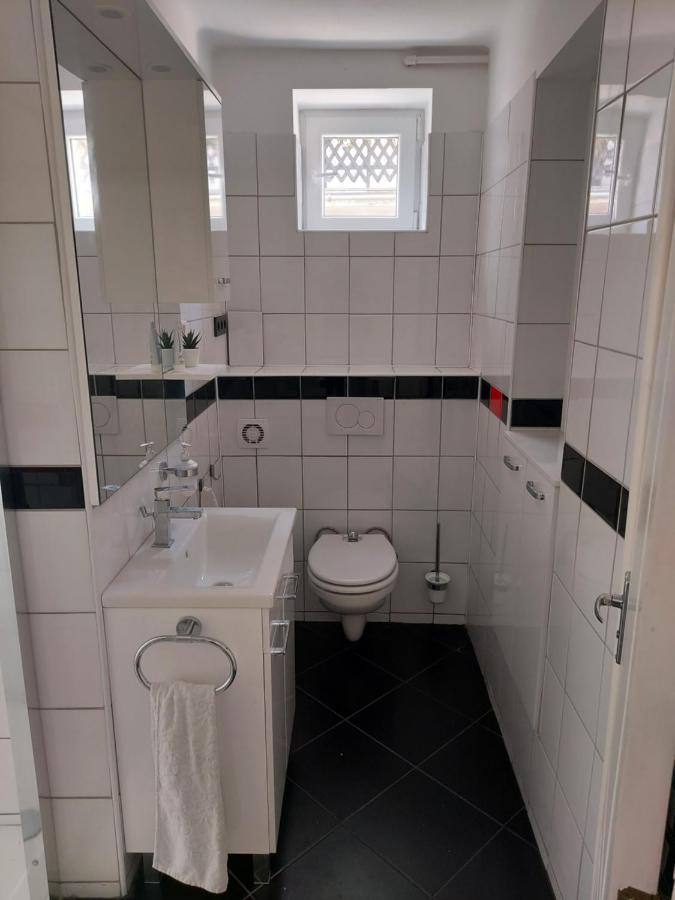 2+2Szemelyes Apartman Kerttel Apartment Szekesfehervar Ngoại thất bức ảnh