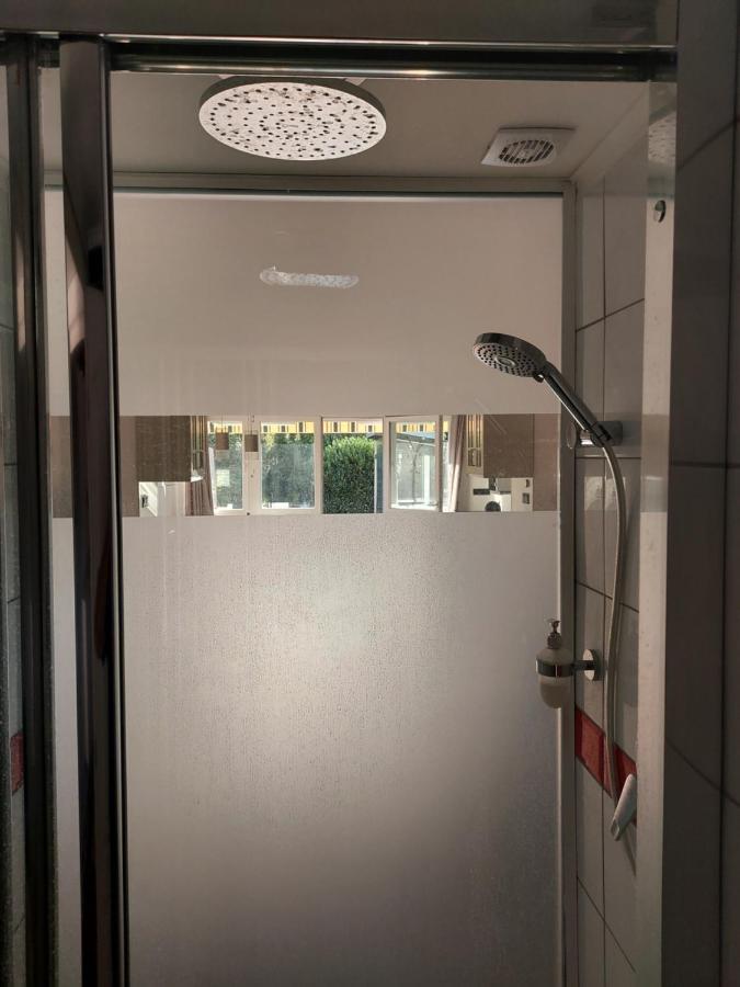 2+2Szemelyes Apartman Kerttel Apartment Szekesfehervar Ngoại thất bức ảnh